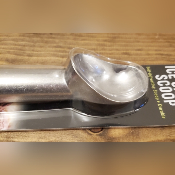 Ice Cream Scoop - Self Defrosting Aluminum - Picture 4 of 4